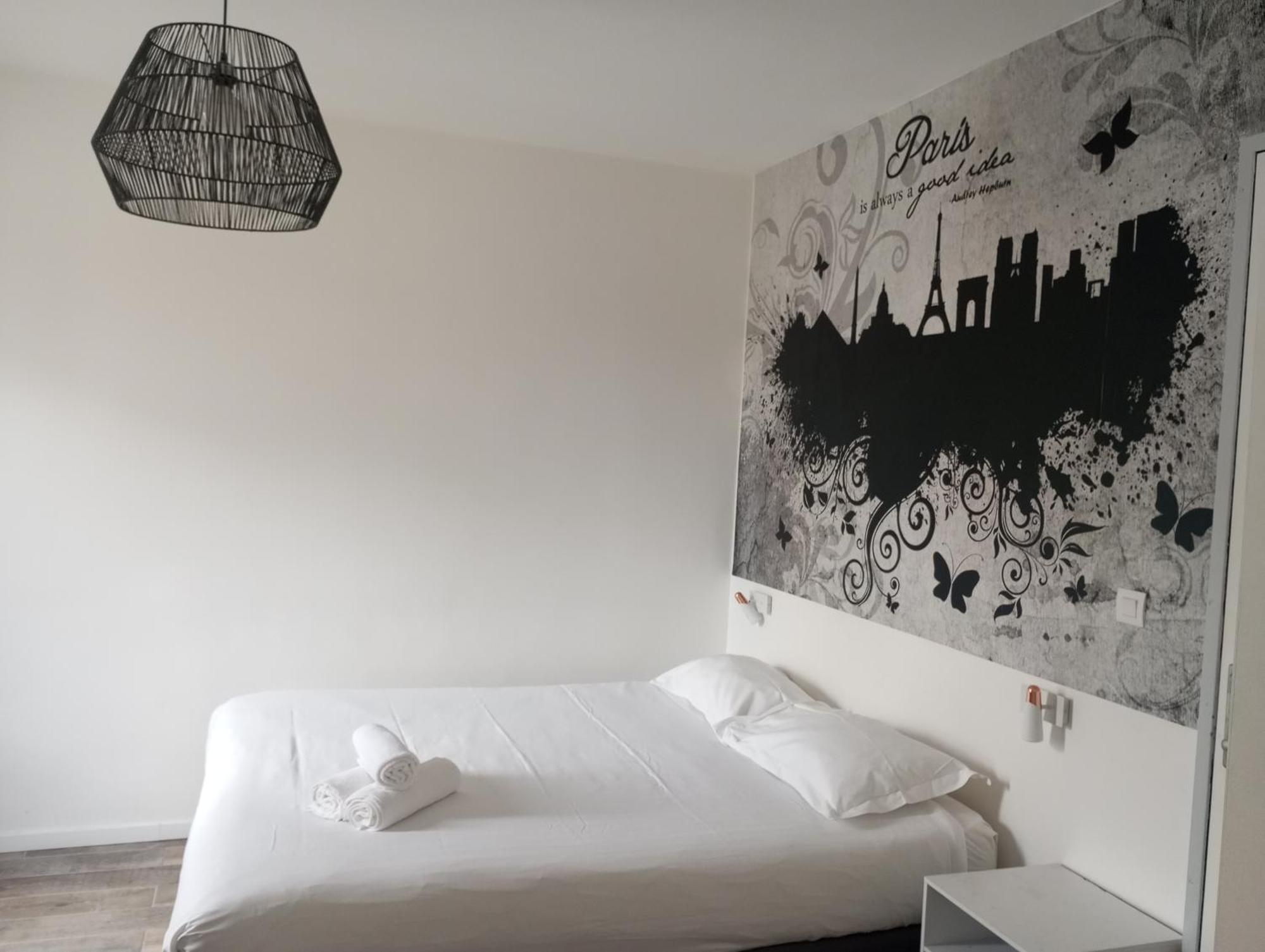 Arty Porte De Versailles By River Hostel Paris