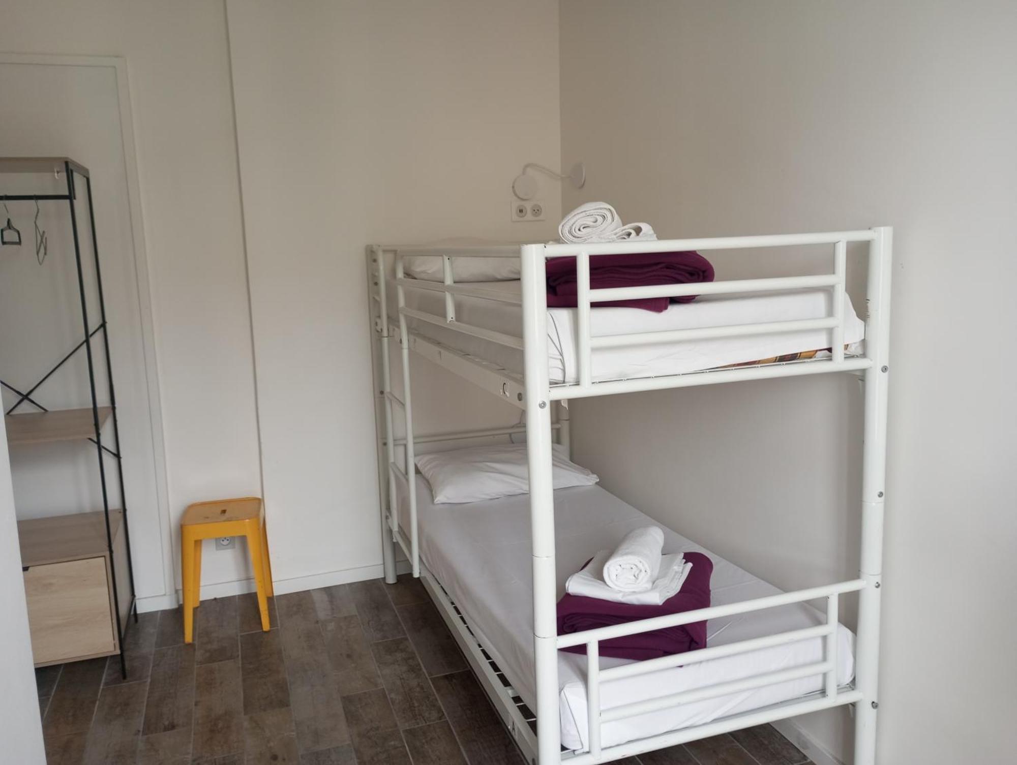 Arty Porte De Versailles By River Hostel *