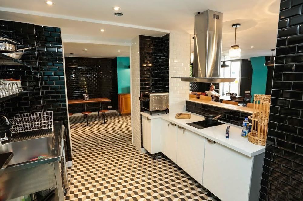 Arty Porte De Versailles By River Hostel *