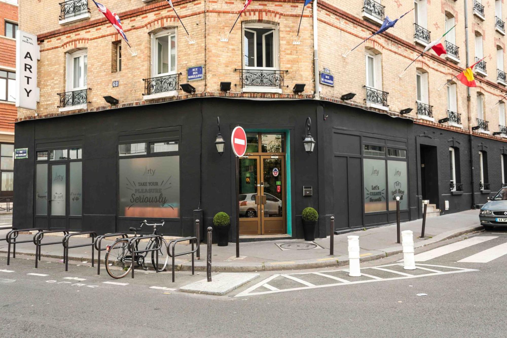 Hostel Arty Porte De Versailles By River