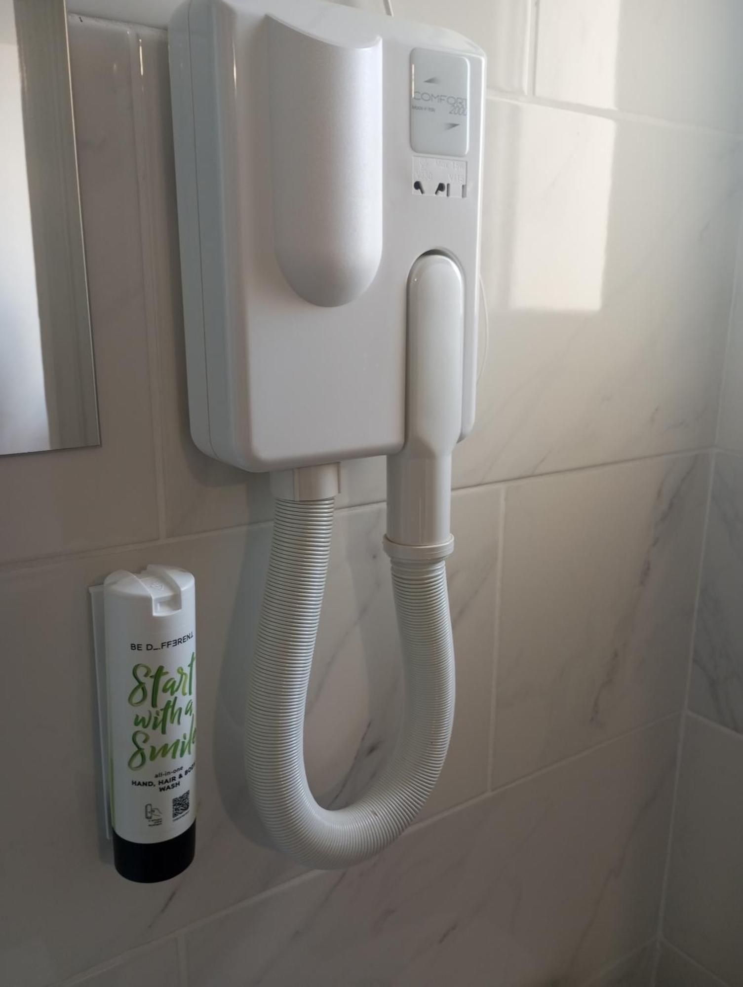 Hostel Arty Porte De Versailles By River *