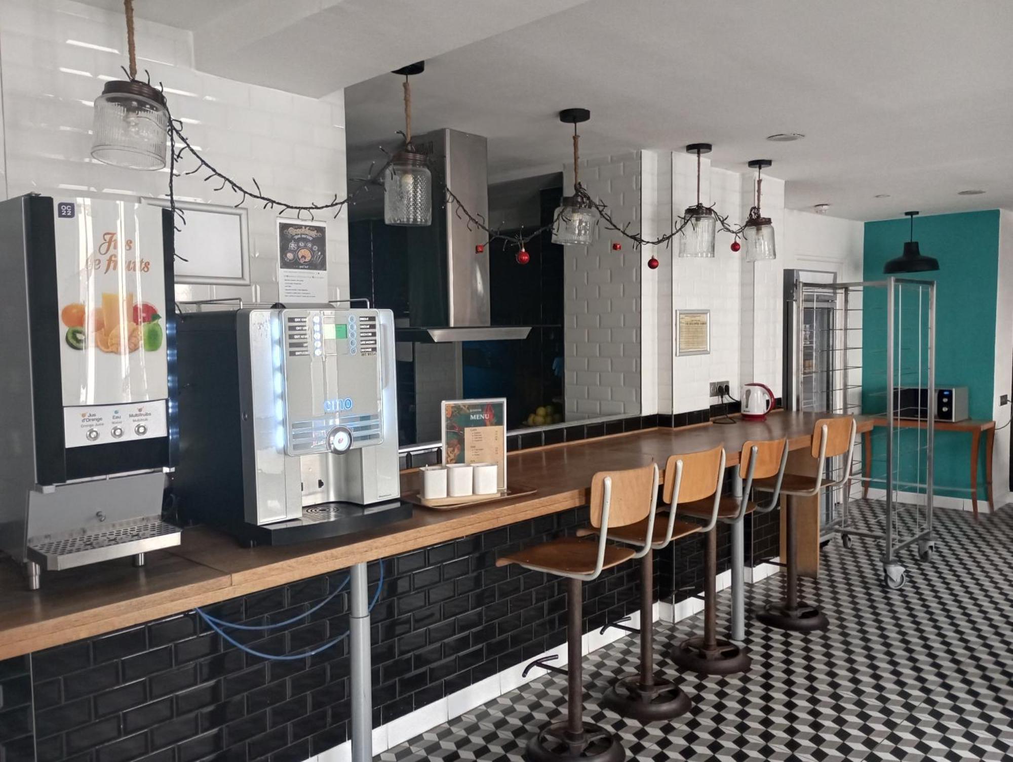 Arty Porte De Versailles By River