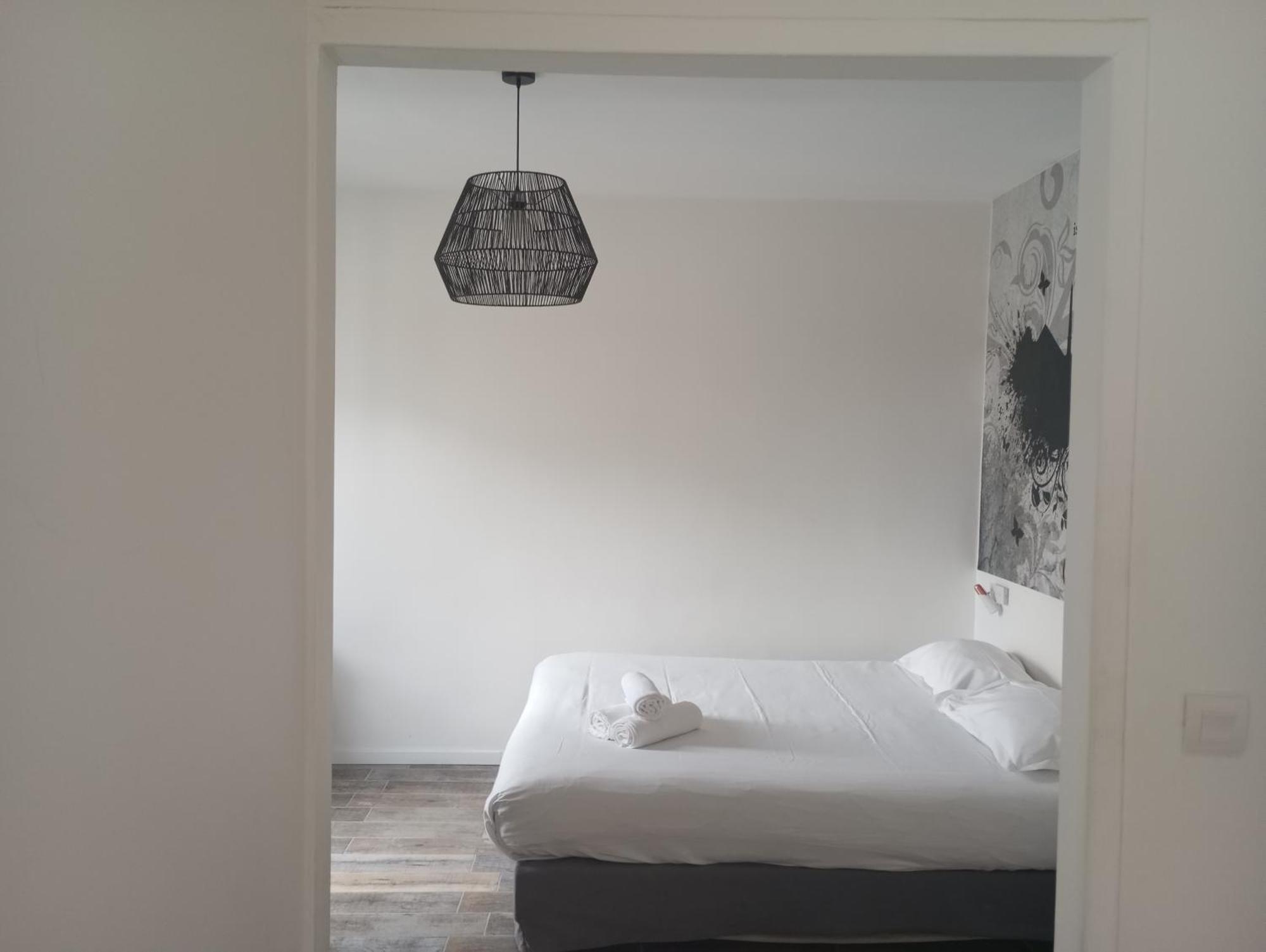 Arty Porte De Versailles By River