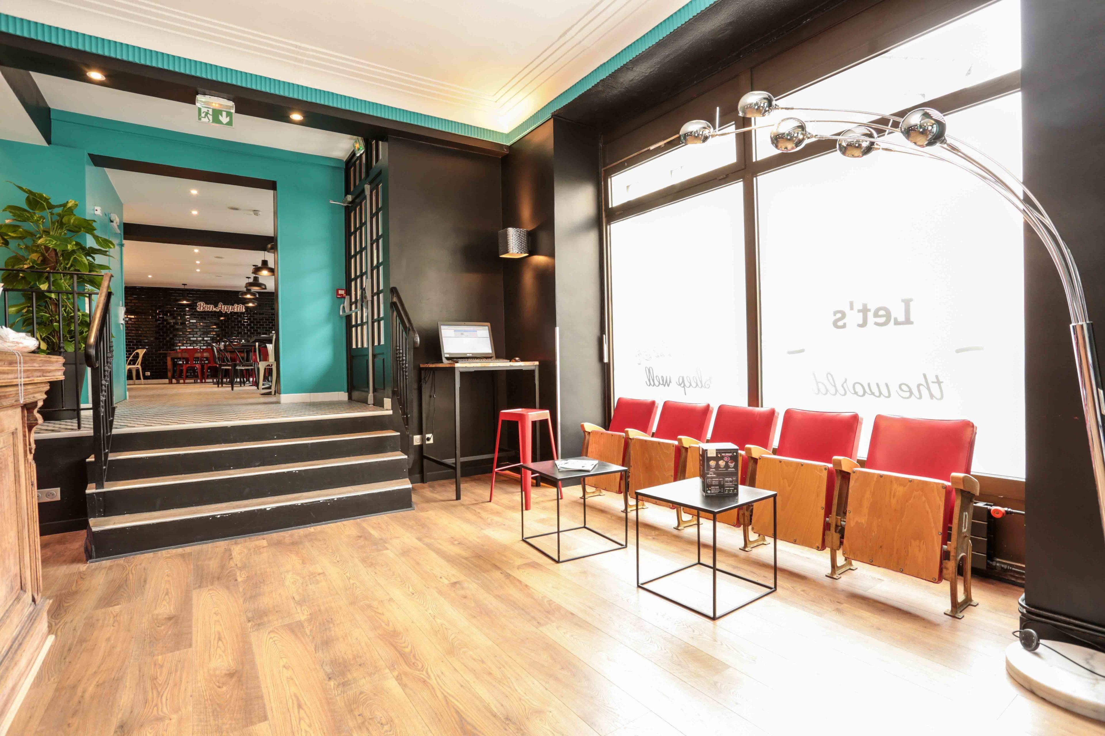 Hostel Arty Porte De Versailles By River *