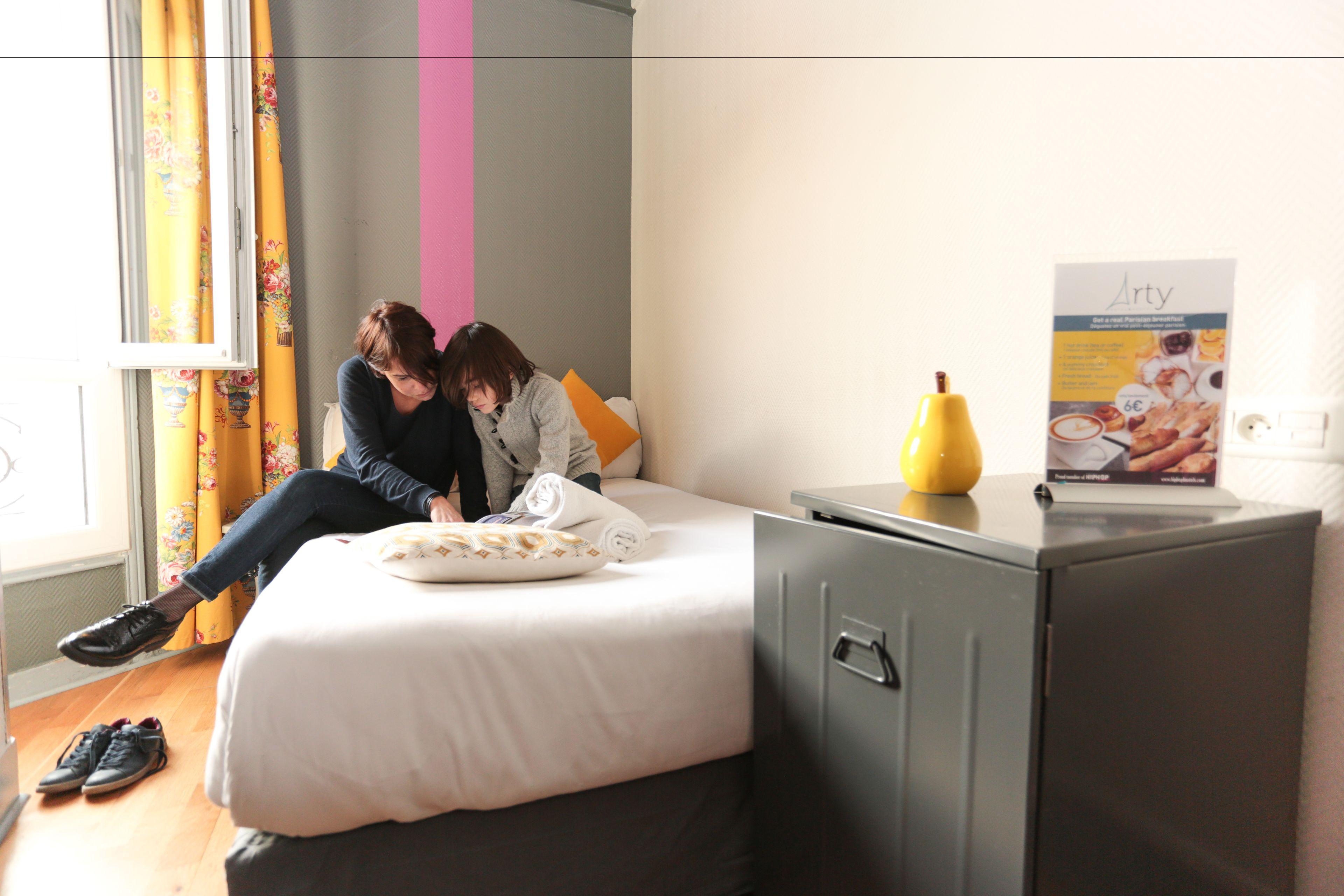 Arty Porte De Versailles By River * Paris