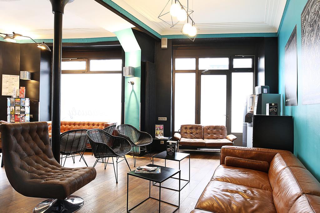 Arty Porte De Versailles By River